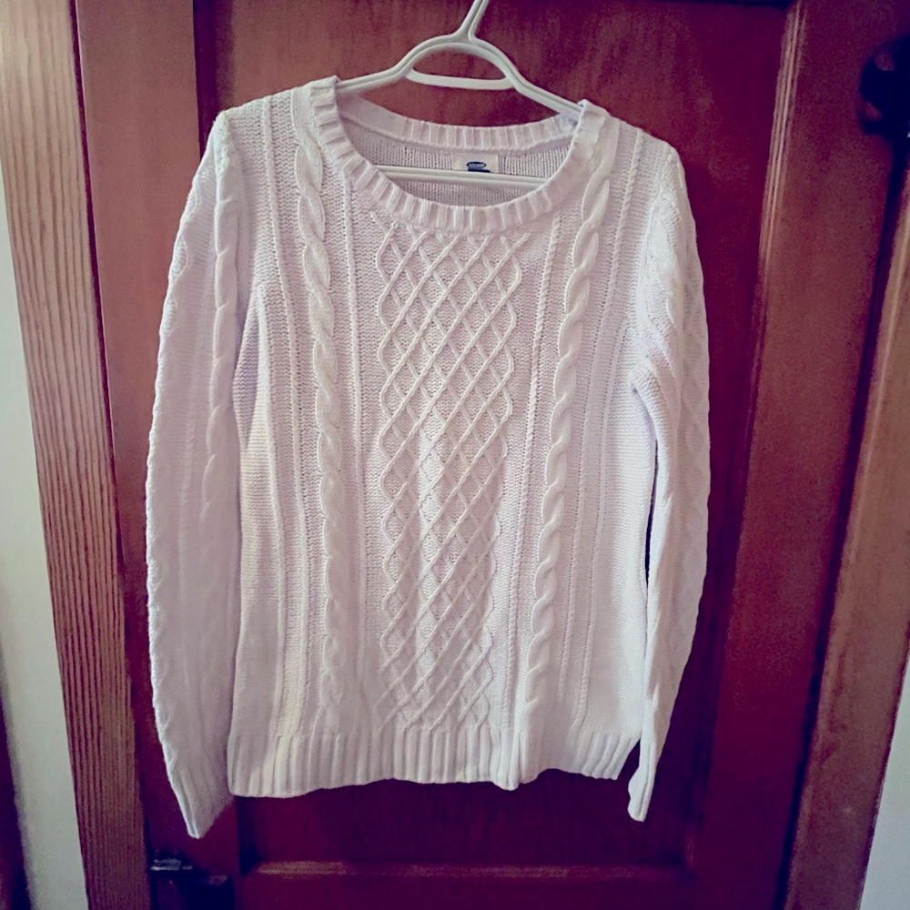 Old Navy white cable-knit sweater